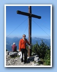 2009-09-08 Pyramiden (08) Peterskoepfle summit cross